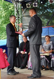 Begrüßung von Bürgermeister Bernd Speer (links) durch seinen polnischen Amtskollegen Stanisław Kozłowski. (Foto: Burkhard Fritz) 