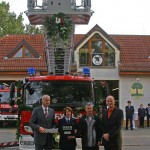 Das neue Hubrettungsfahrzeug der Freiwilligen Feuerwehr Eichwalde wurde in Dienst gestellt (Foto: Oliver Hein)