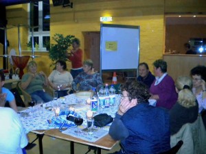 Nach der Arbeit kommt der gemütliche Teil. Die Schulzendorfer Sportfrauen haben geholfen, die Butze wieder Nutzbar zu machen. (Foto: Cornelia Gronau)