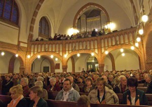 Mehr als 250 Besucher kamen in die Evangelische Kirche am Händelplatz. (Foto: Burkhard Fritz)