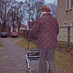 Einfache Hilfsmittel wie ein Rollator erhalten die Mobilität im Alter. (Foto: jl) Einfache Hilfsmittel wie ein Rollator erhalten die Mobilität im Alter. (Foto: jl)