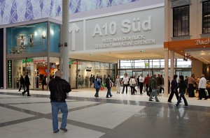 Alles neu, alles groß: Der Erweiterungsbau des A10 Centers in Wildau. (Foto: Jörg Levermann)