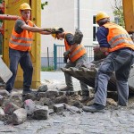 Bauarbeiter nahmen in der vergangenen Woche das Straßenpflaster der Fonateallee auf. (Foto: Jörg Levermann)