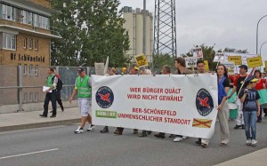 Protestmarsch zum Flughafen Schönefeld. (Foto: Jörg Levermann)