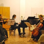 Das Trio Memorial aus St. Petersburg gab in Eichwalde ein Benefizkonzert. (Foto: Burkhard Fritz) Das Trio Memorial aus St. Petersburg gab in Eichwalde ein Benefizkonzert. (Foto: Burkhard Fritz)