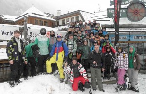 Die Ski- und Snowboard-Asse der KJV-Reisegruppe. (Foto: KJV e.V.)