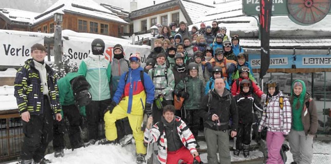 Die Ski- und Snowboard-Asse der KJV-Reisegruppe. (Foto: KJV e.V.)