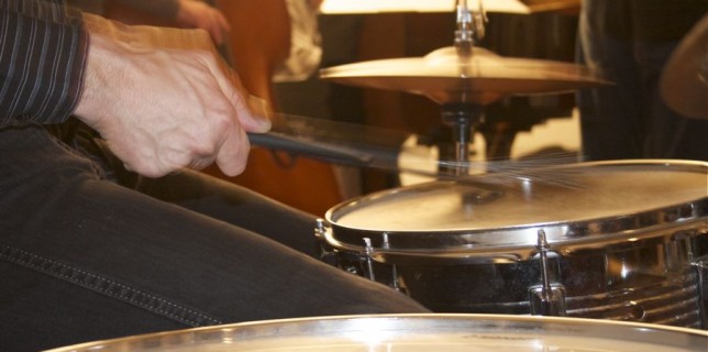 In wechselnder Besetzung spielen seit jeden zweiten Donnerstag im Monat Jazz-Musiker aus Berlin, Eichwalde und Nachbargemeinden in der Alten Feuerwache. (Foto: Jörg Levermann)