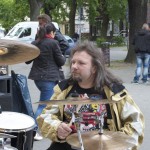 Ervin Koncz am Schlagzeug. (Foto: Jörg Levermann)