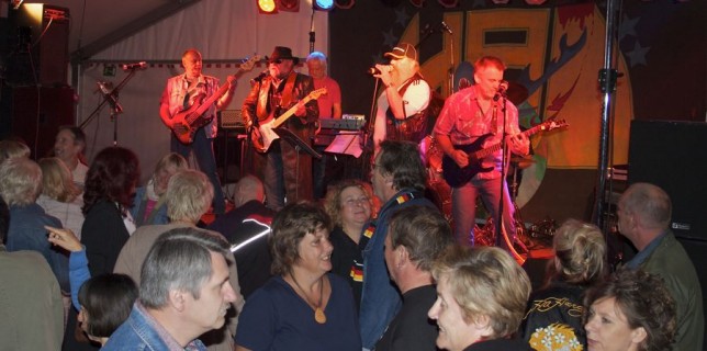 Die Berliner Band Hai rockte in diesem Jahr das Festzelt. (Foto: Jörg Levermann)