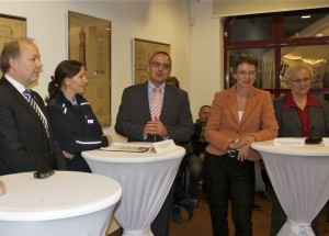 Politiker diskutierten mit Bürgern. Von links: Hans-Peter Goetze (FDP), Manja Mück, Björn Lakenmacher (CDU), Tina Fischer (SPD), Jutta Vogel (Linke). (Foto: Jörg Levermann) 