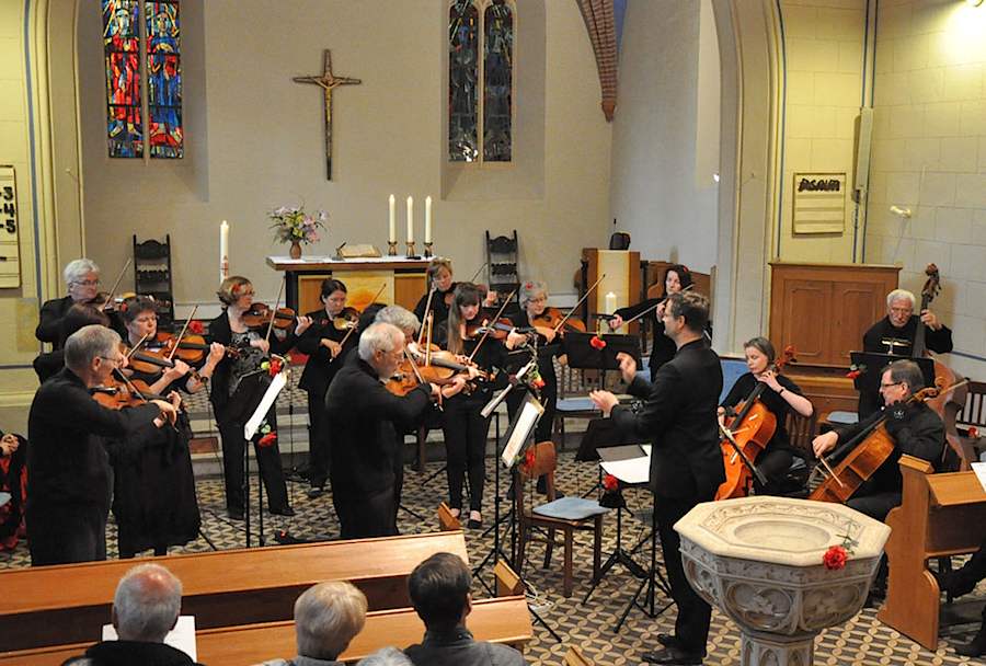 Das Schmöckwitzer Kammerorchester spielt am 25. Mai 2014 erneut in der evangelischen Kirche in Eichwalde (Foto: Henri Nieke)