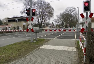 Bahnübergang Waldstraße in Eichwalde. (Foto: Jörg Levermann)