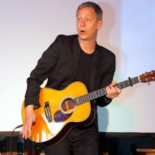 Kabarettist Jochimsen gab ein Gastspiel in der Patronatskirche. (Foto: Christian Dederke)