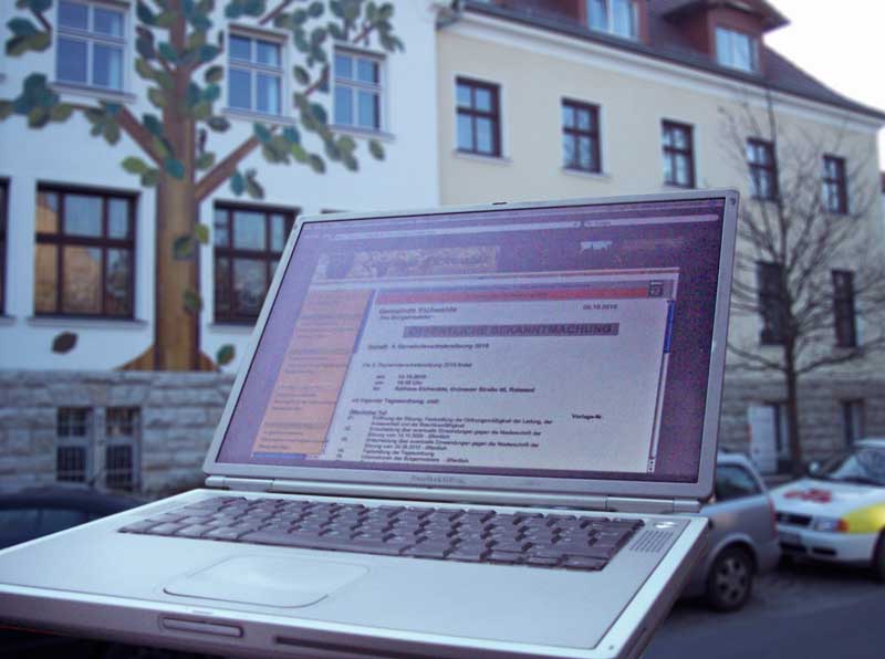 Gemeinderat 2.0: Gemeindeverwaltung soll Anschaffung von Laptops prüfen. (Fotomontage: jl)