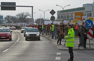 Demonstrationszug am S-Bahnhof Schönefeld. (Foto: Jörg Levermann)