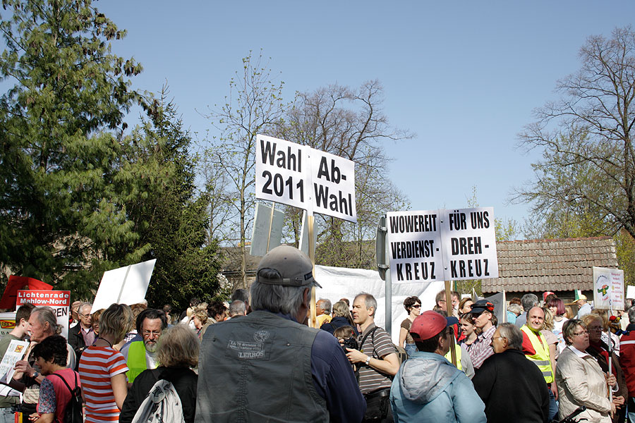 Demonstranten wollen Politiker abwählen. (Foto: Jörg Levermann)