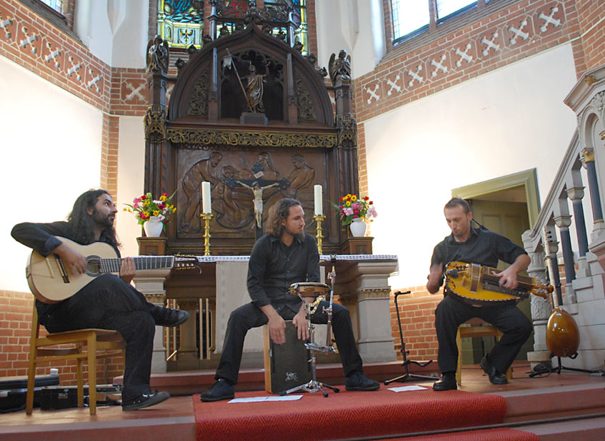 Die Gruppe KRAMA entführte die Konzertbesucher musikalisch bis nach Indien. (Foto: Burkhard Fritz)