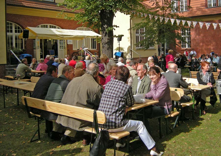 Bereits vor zwei Jahren wurde im Volkshaus Wildau zünftig gefeiert. (Foto: Ulf Starke, Gemeinde Wildau)
