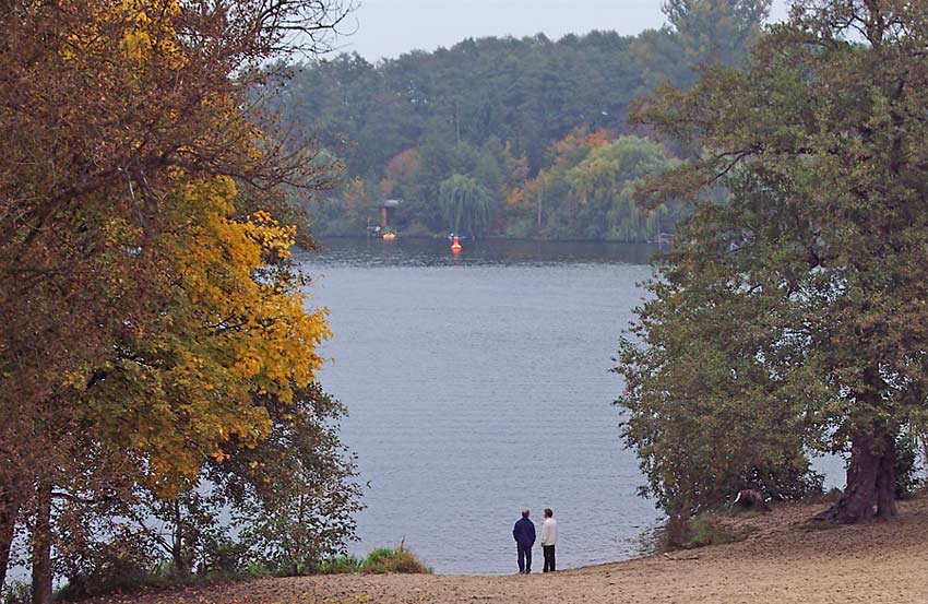 Herbstliche Idylle am Kleinen Müggelsee. (Foto: Jörg Levermann)