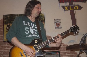 Tobi Hillig, Gitarrist bei Lausitzblues. (Foto: Jörg Levermann)