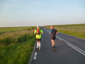 Auch in Polen gibt es weite Landschaften. Nur selten begegnete den Langstreckenläufern ein Auto. (Foto: Jörg Levermann)